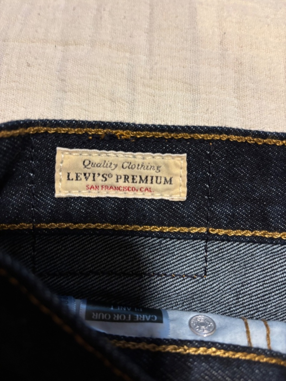 LEVIS Jean Skirt, Womans size 25 - Picture 3 of 4